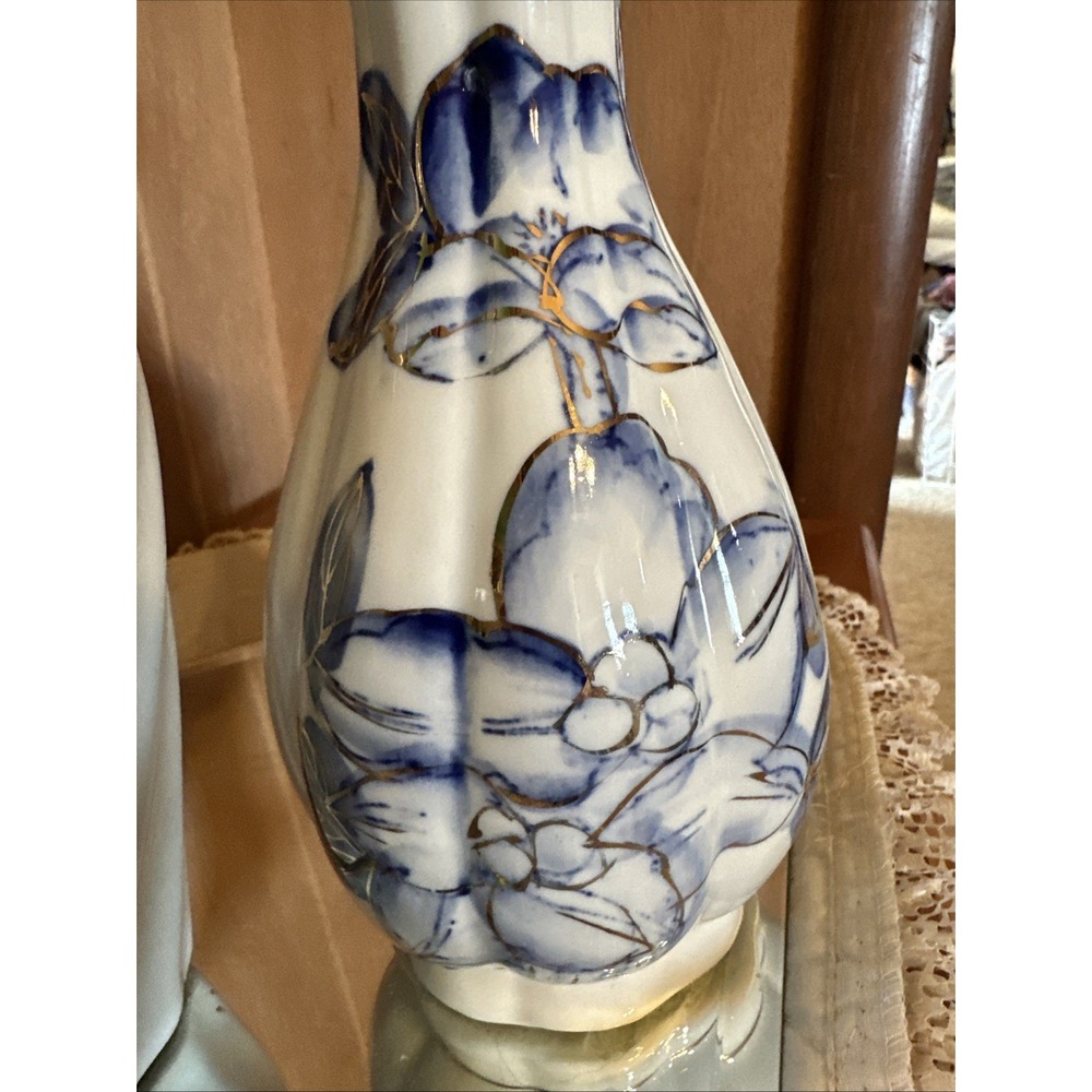 Vintage Blue and White Medium Ceramic Vases with Floral design With Gold Piping - Picture 7 of 9